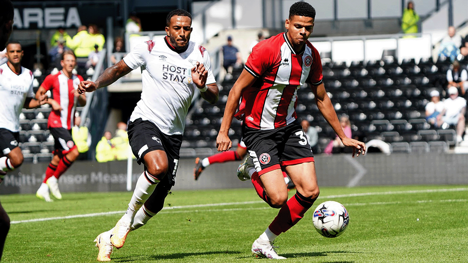 Mendez-Laing destaca en la derrota del Derby County ante el Sheffield United