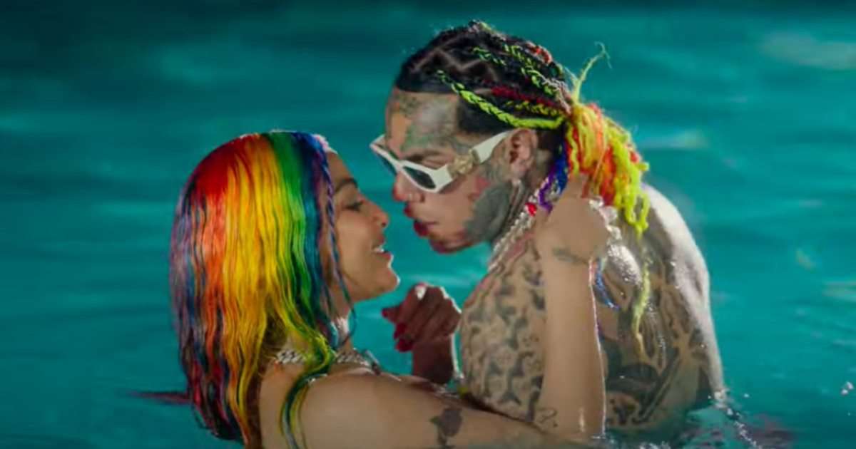 Críticas a Yailin La Más Viral y Tekashi por tremendo beso de lengua