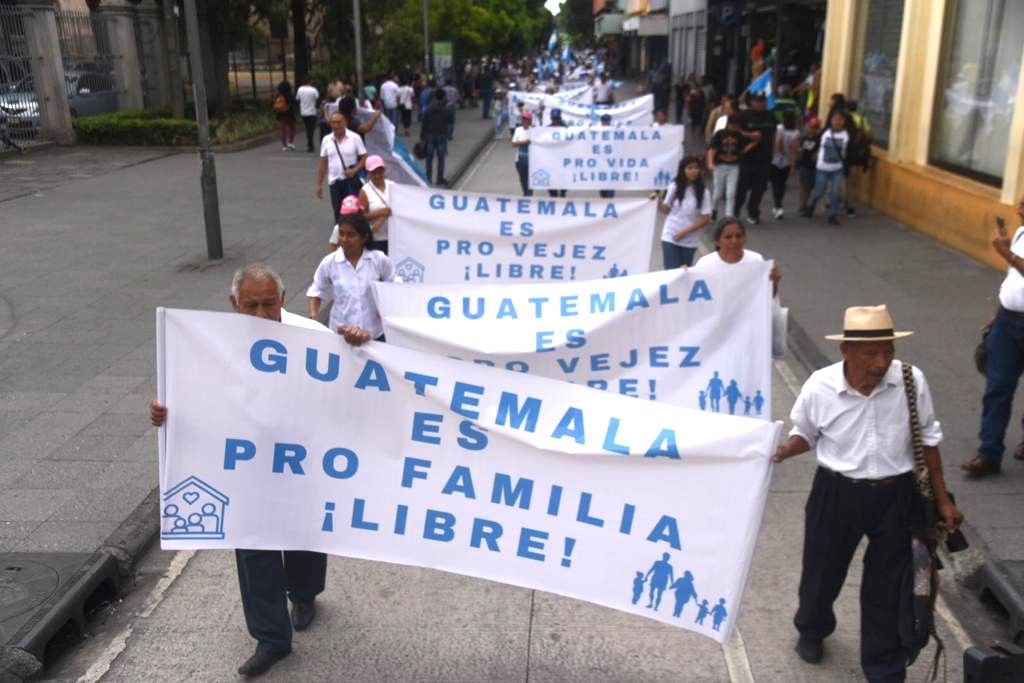 Marchan por la vida y la familia a una semana de las elecciones