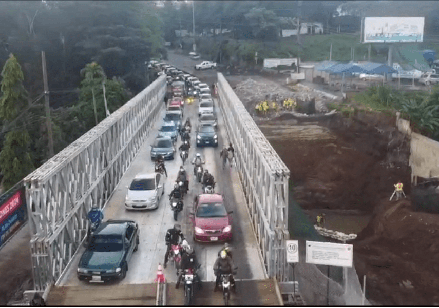 Habilitan puente modular en el hundimiento de la ruta al Pacífico