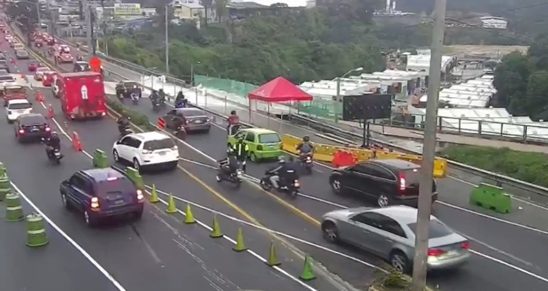 Ejecutan cambios viales en ruta al Atlántico y bulevar Vista Hermosa