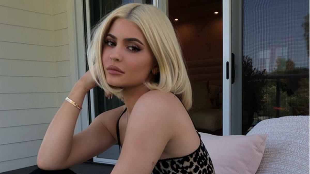 Kylie Jenner y el atrevido bikini con el que muestra su booty de forma candente