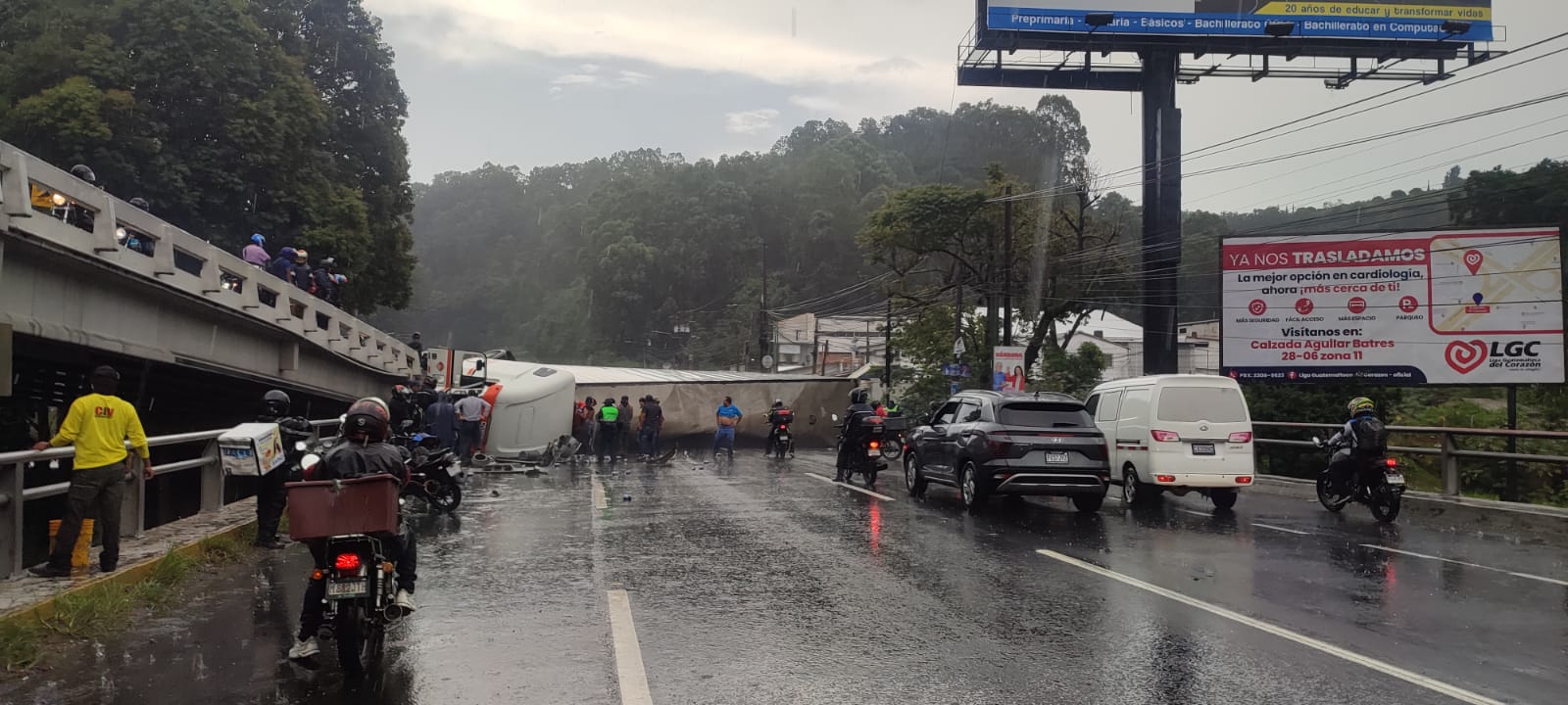 Accidente obstruye ruta al Pacífico