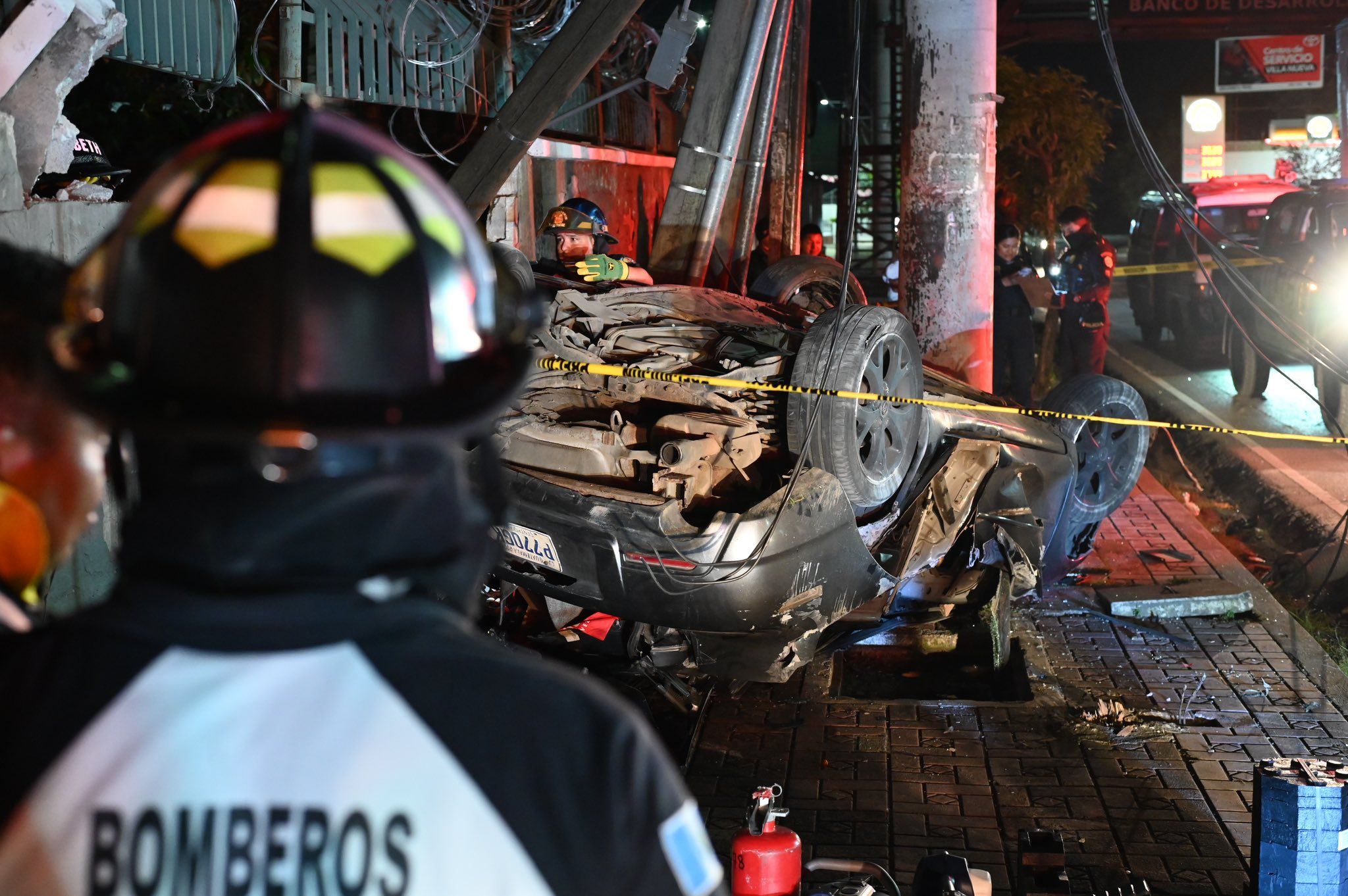 Tres mueren durante accidente en Villa Nueva