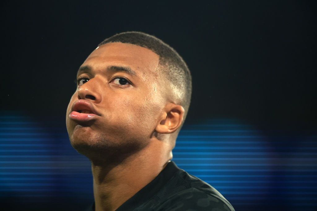 Mbappé da el susto de la jornada de Ligue 1 en el clásico francés