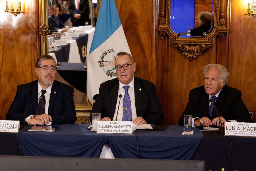 Luis Almagro informará sobre el proceso de transición en Guatemala