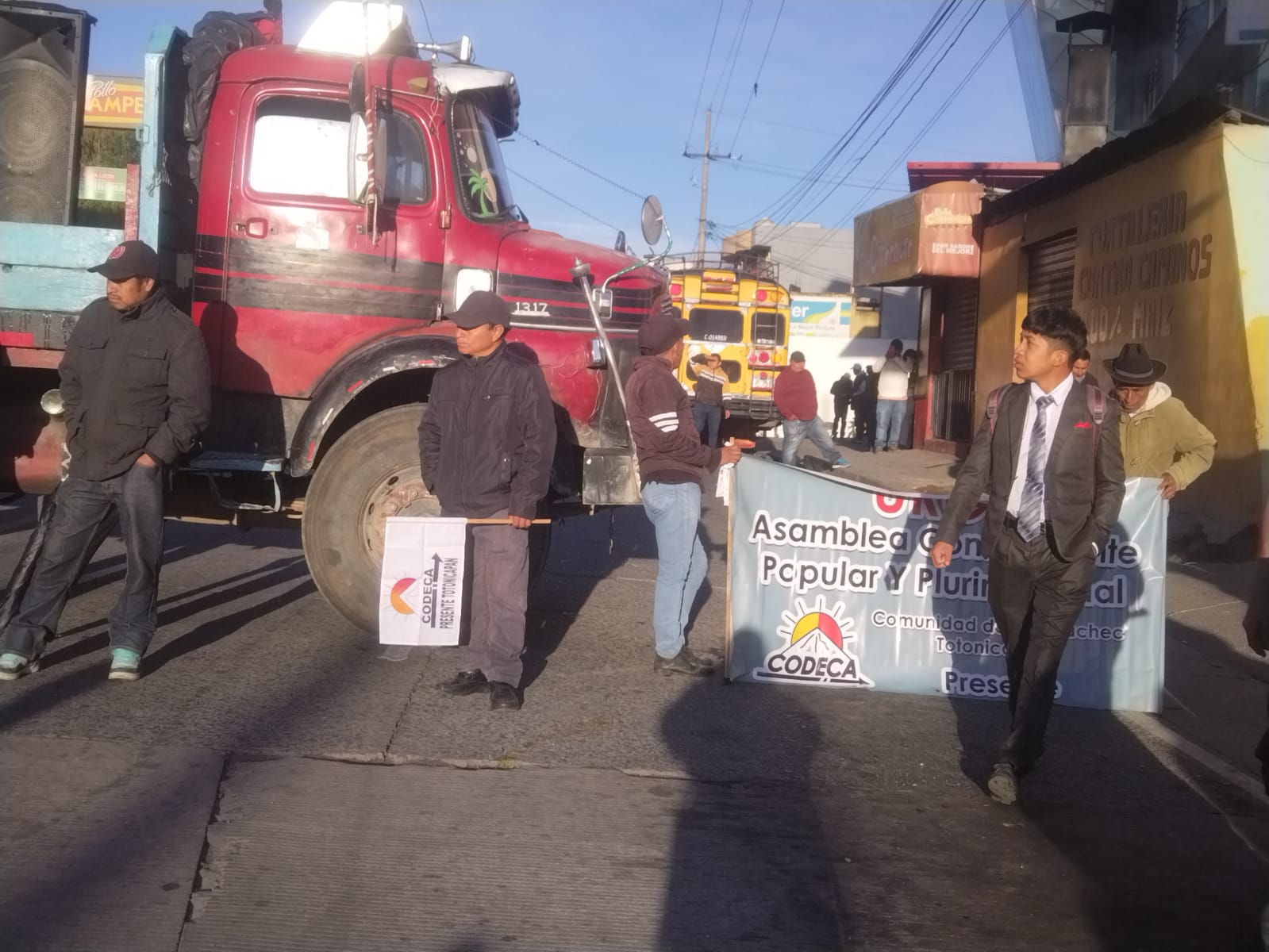 Inicia jornada de bloqueos en carreteras del país