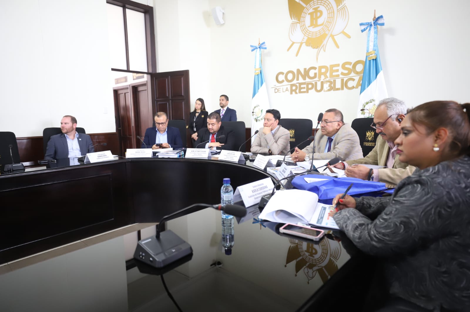 Invitan a vicepresidenta electa a discusión del Presupuesto 2024