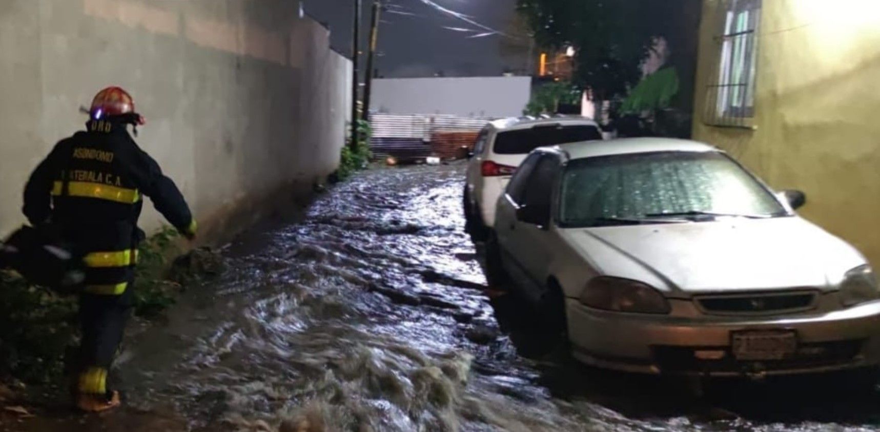 Lluvias causan inundaciones en diferentes puntos del país