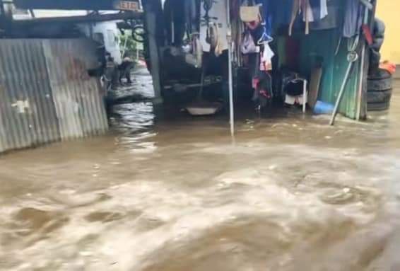 Devastadoras imágenes en San Miguel Petapa por el desbordamiento del río Platanitos