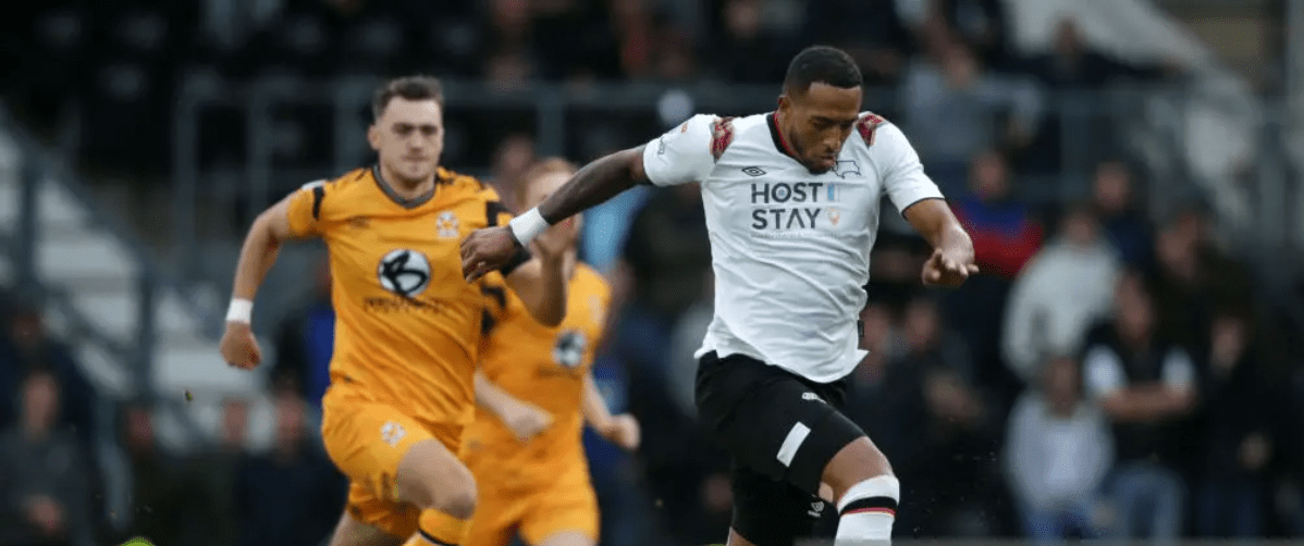 Méndez-Laing titular en el empate del Derby County ante Cambridge United