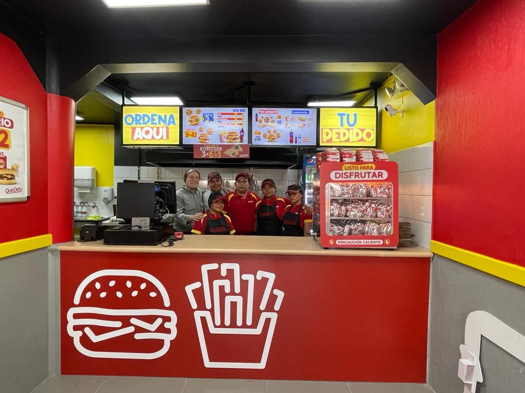 Quedely llega con sus deliciosas hamburguesas a Chimaltenango