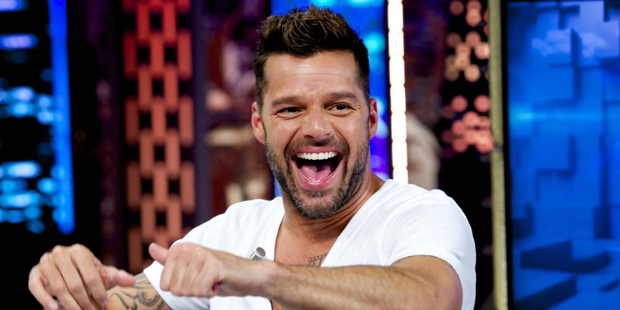 Ricky Martin enciende las redes al hacer zoom a su cuerpo desnudo