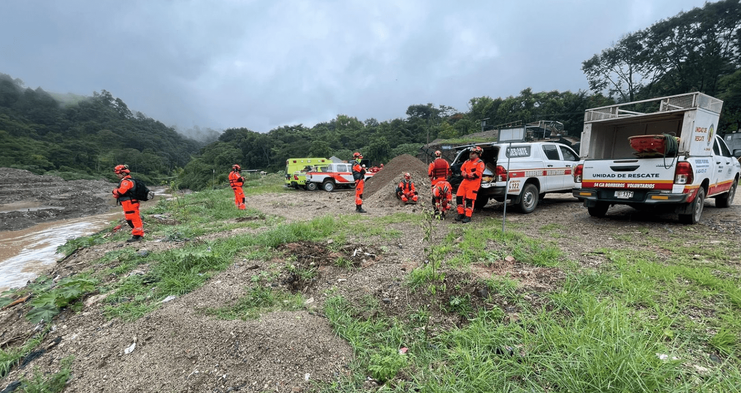 La búsqueda continúa: inicia quinto día de labores de rescate de víctimas de asentamiento