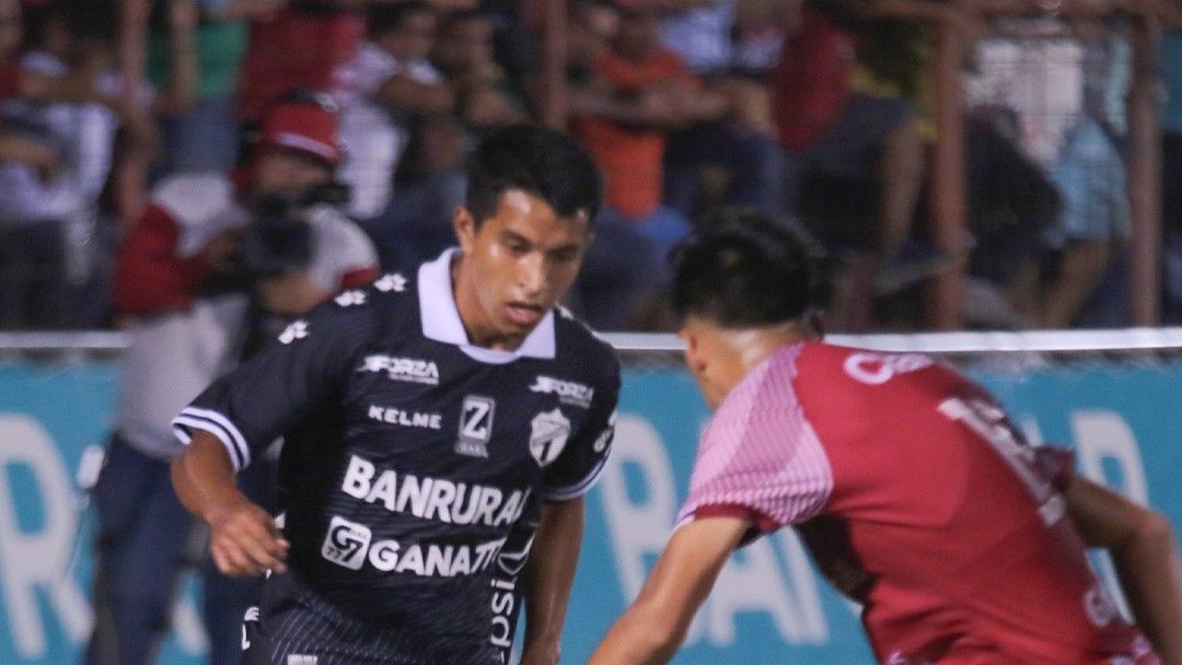 Canterano de Comunicaciones cumple su sueño a los 17 años