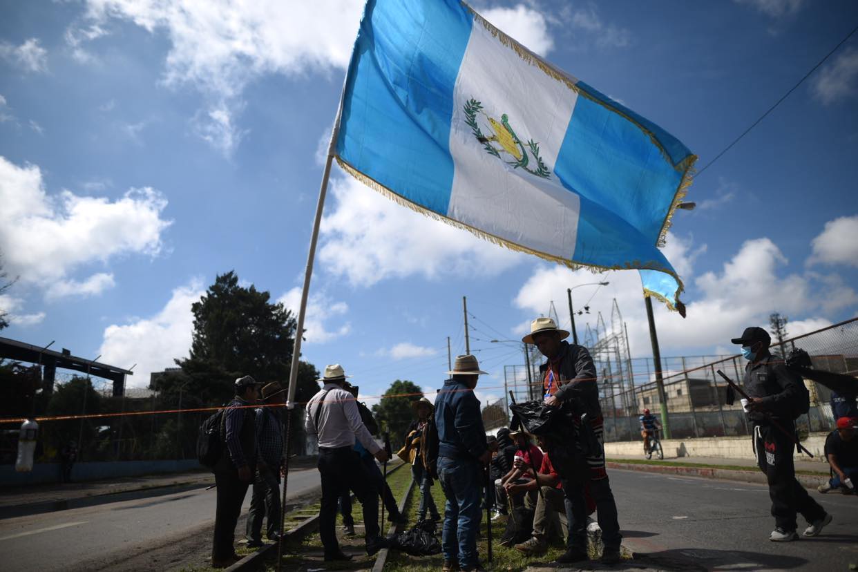 Corte de Constitucionalidad ampara al CACIF para que se liberen los bloqueos