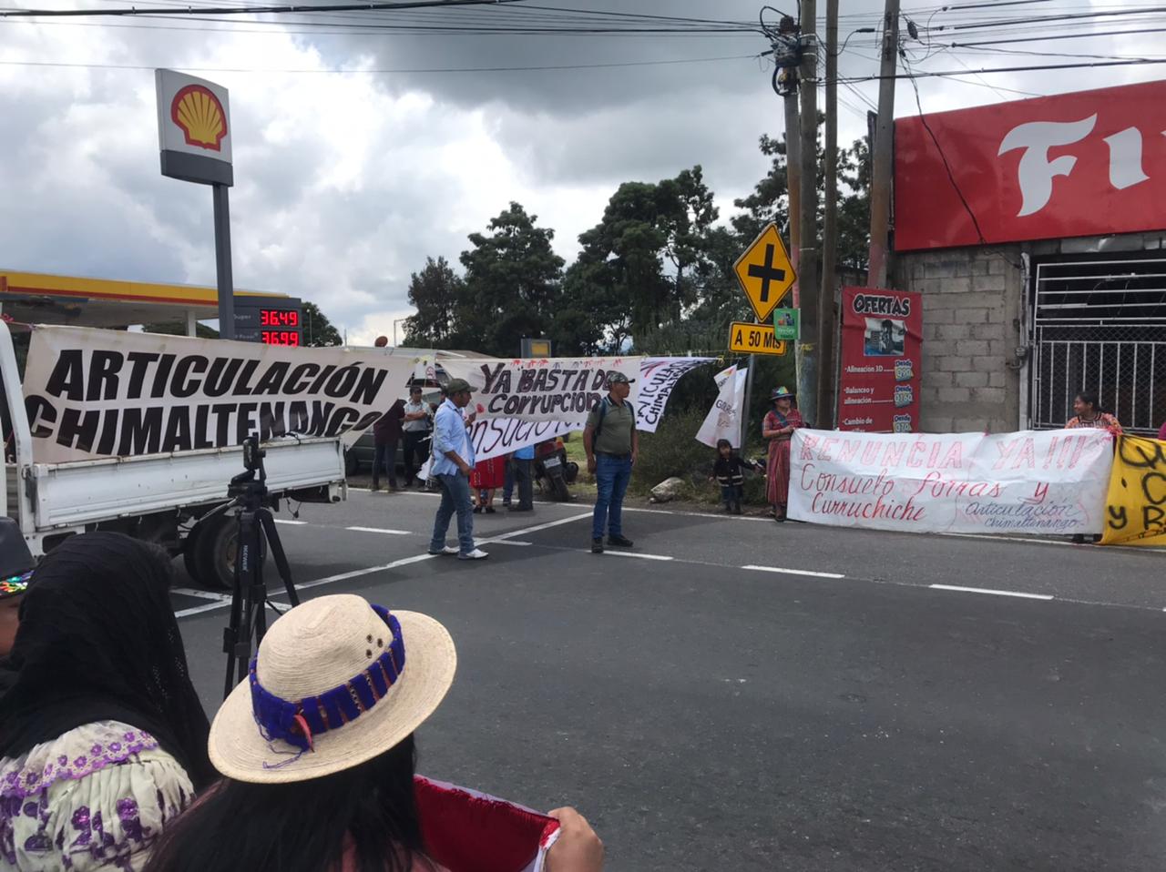 Bloqueos continúan para exigir cese de persecución electoral