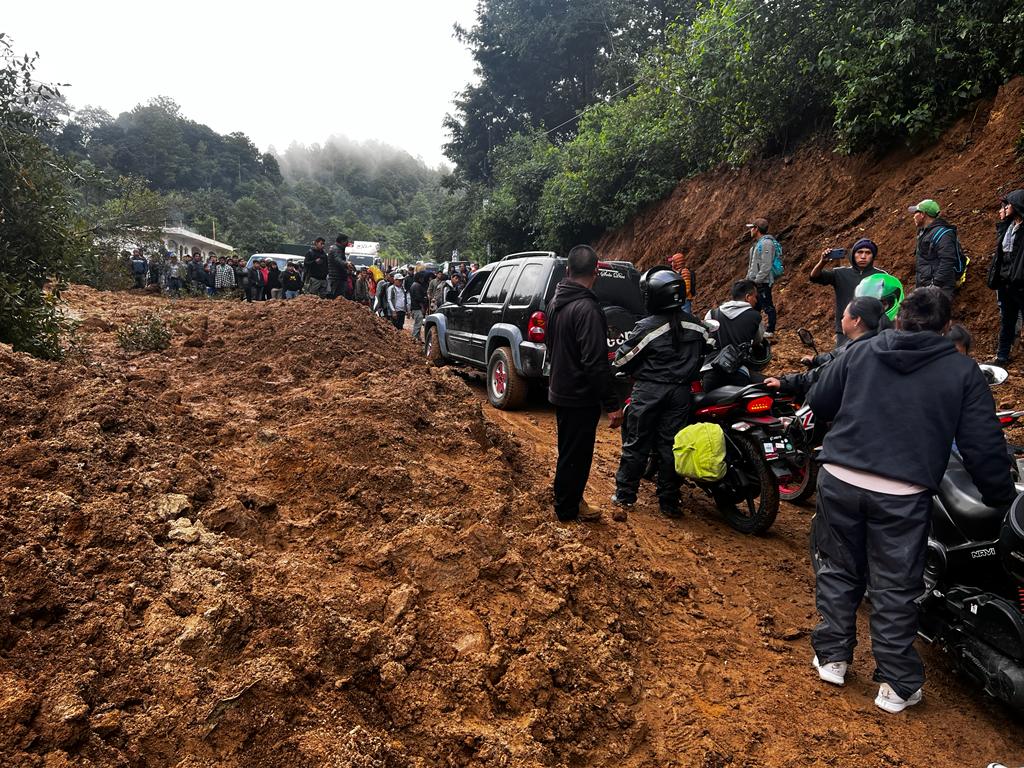 Tras derrumbe en la Interamericana habilitan dos carriles