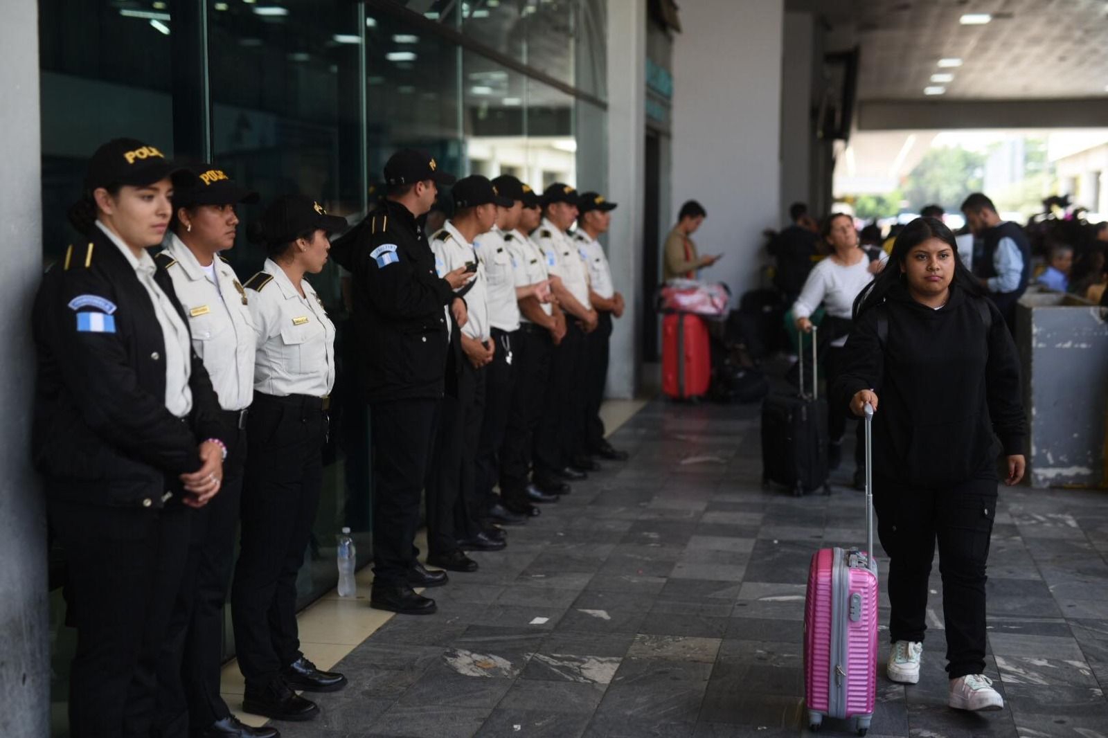 Aeropuerto La Aurora funciona con normalidad