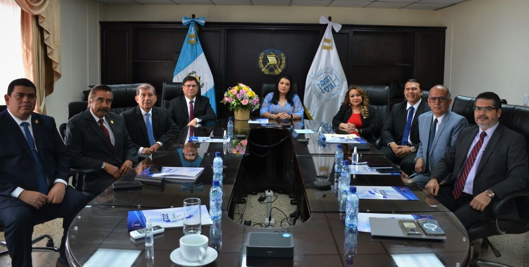 Blanca Alfaro asume presidencia del TSE