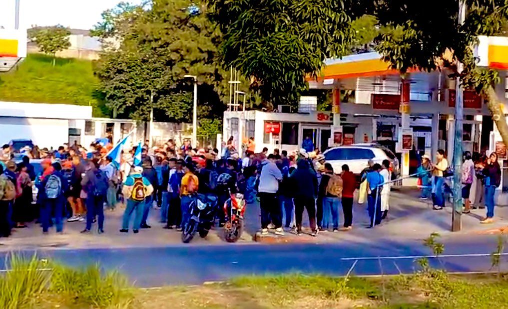 Caravana integrada por al menos 124 comunidades de Quiché se suman a protestas