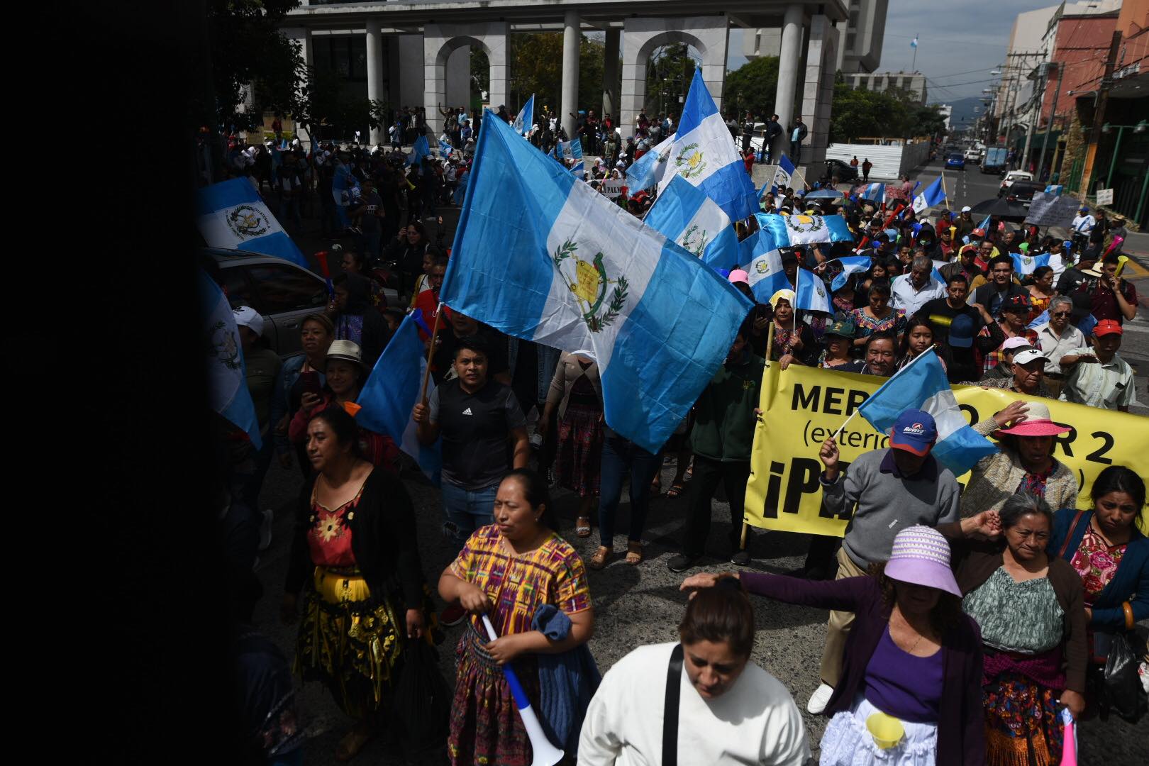 Día 18 de protestas para exigir renuncia de funcionarios: más de 20 bloqueos