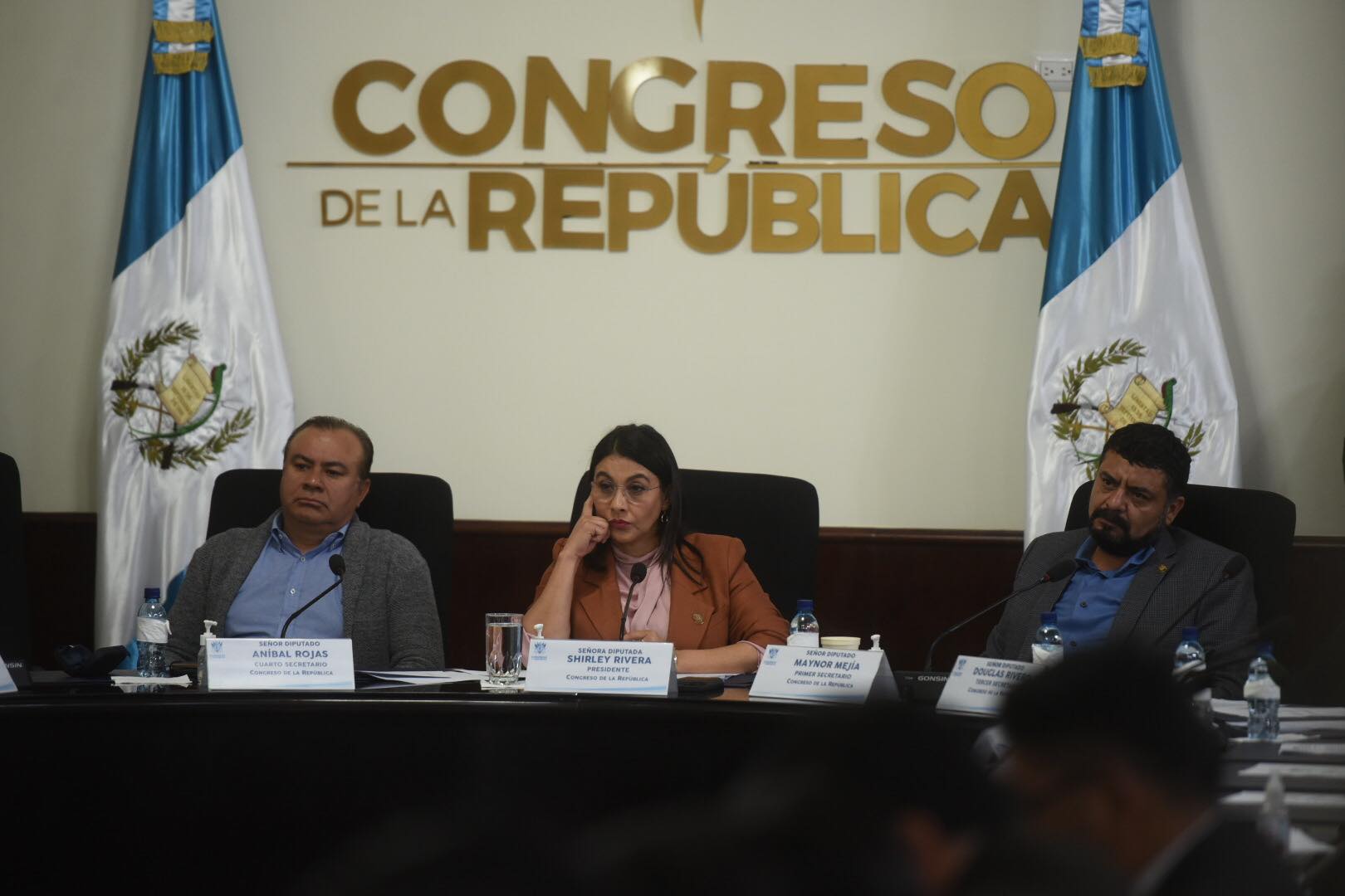 Presidenta del Congreso confirma que ya no es elegible para visa americana