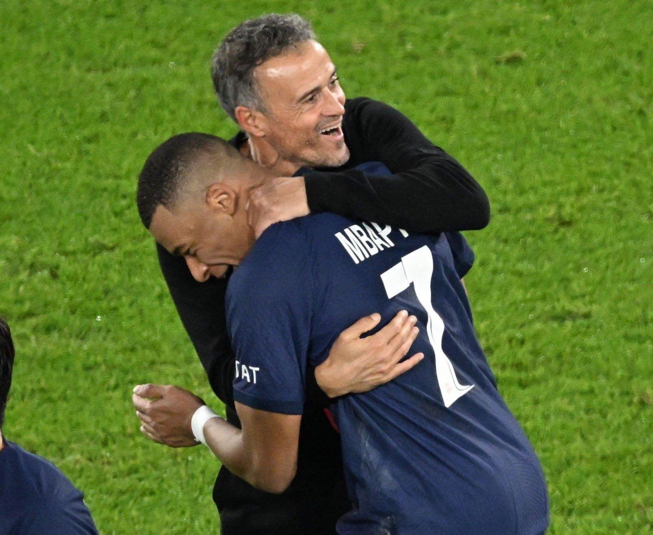 Mbappé va a ganar «varios Balones de Oro», vaticina Luis Enrique