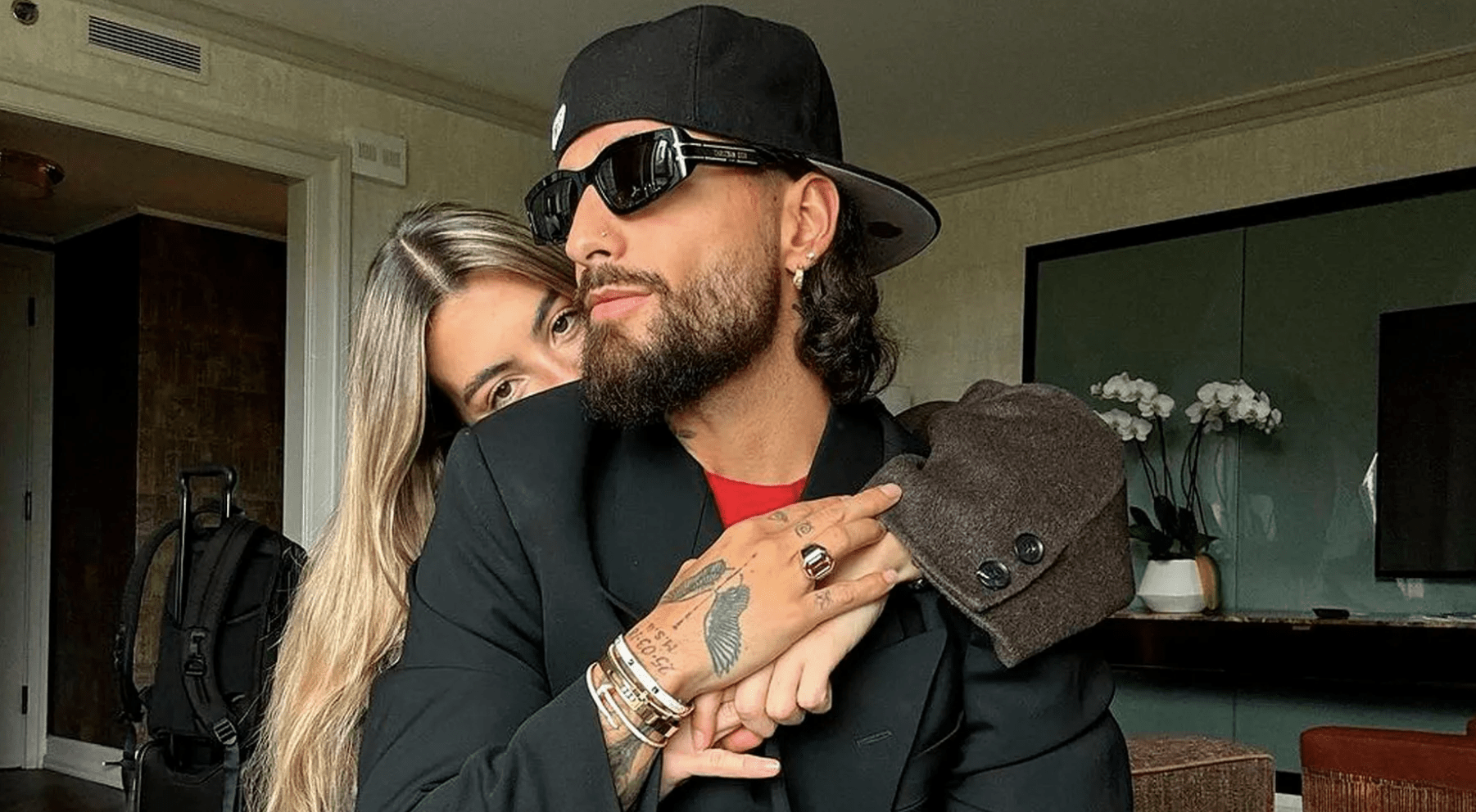 Fans explotan contra Maluma tras exhibir a su novia embarazada en ropa interior