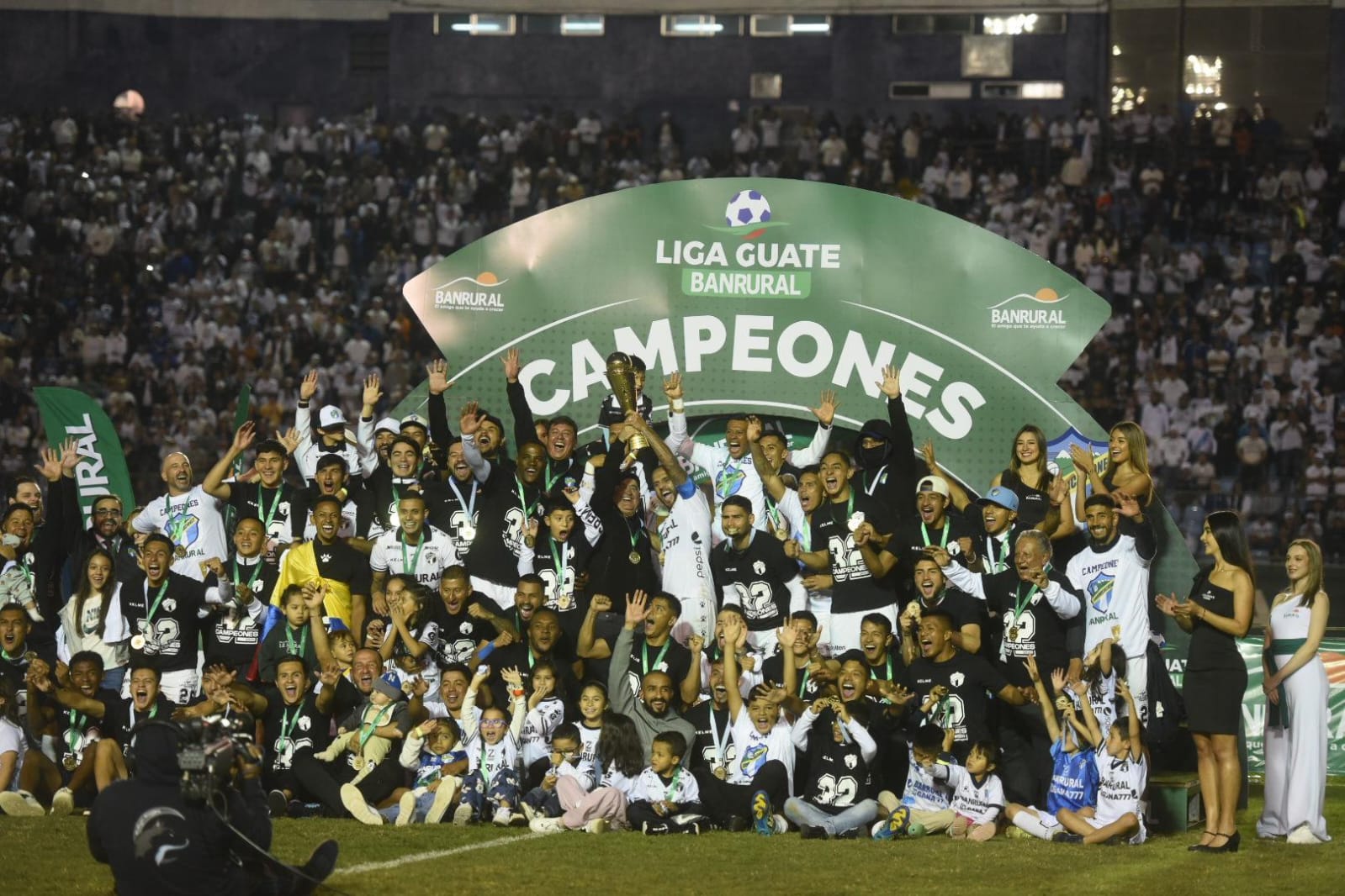 ¡Llegó la 32! Comunicaciones es campeón del Torneo Apertura 2023