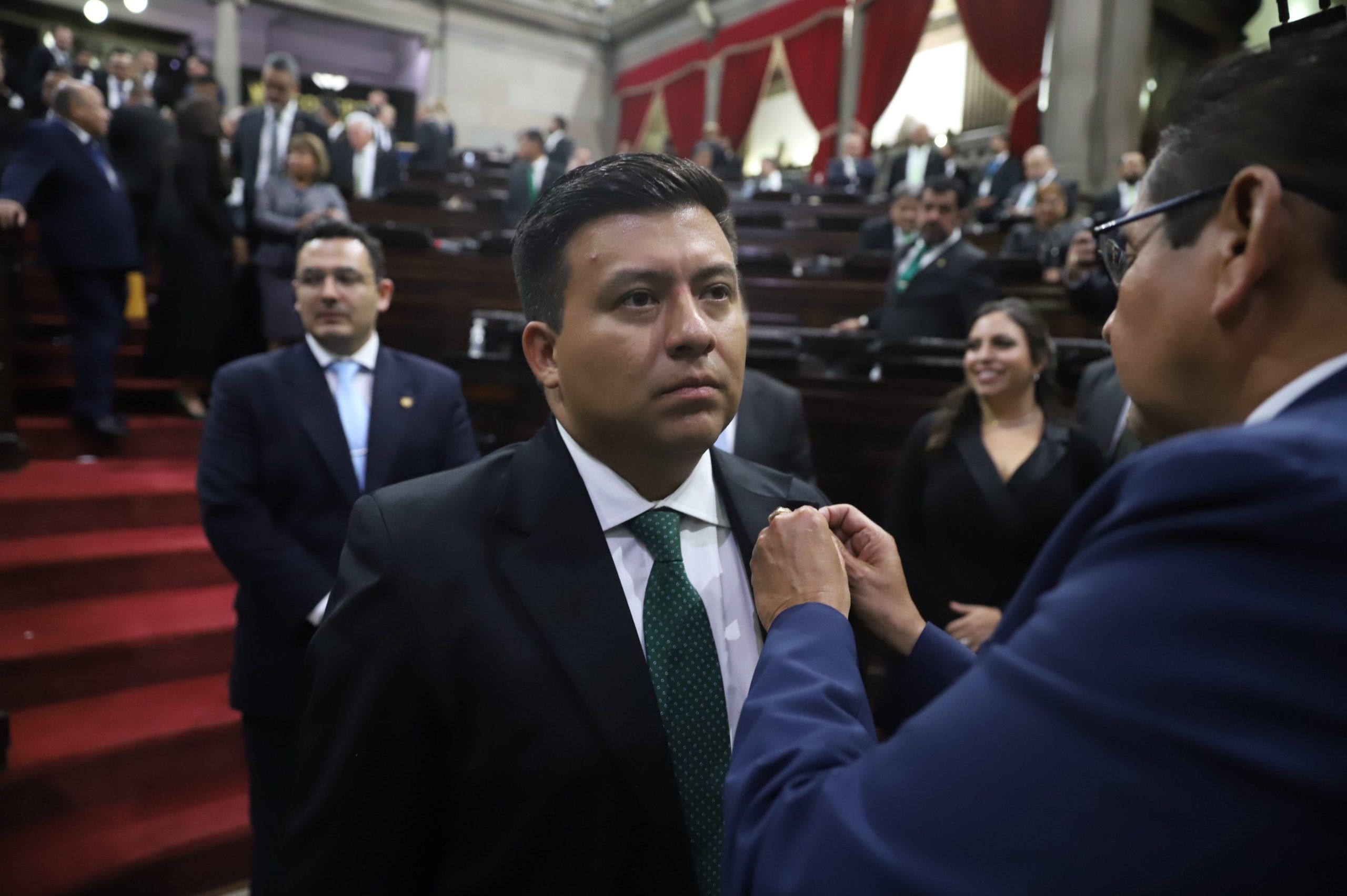 Diputados accionarán contra presidente del Tribunal de Honor de la UNE