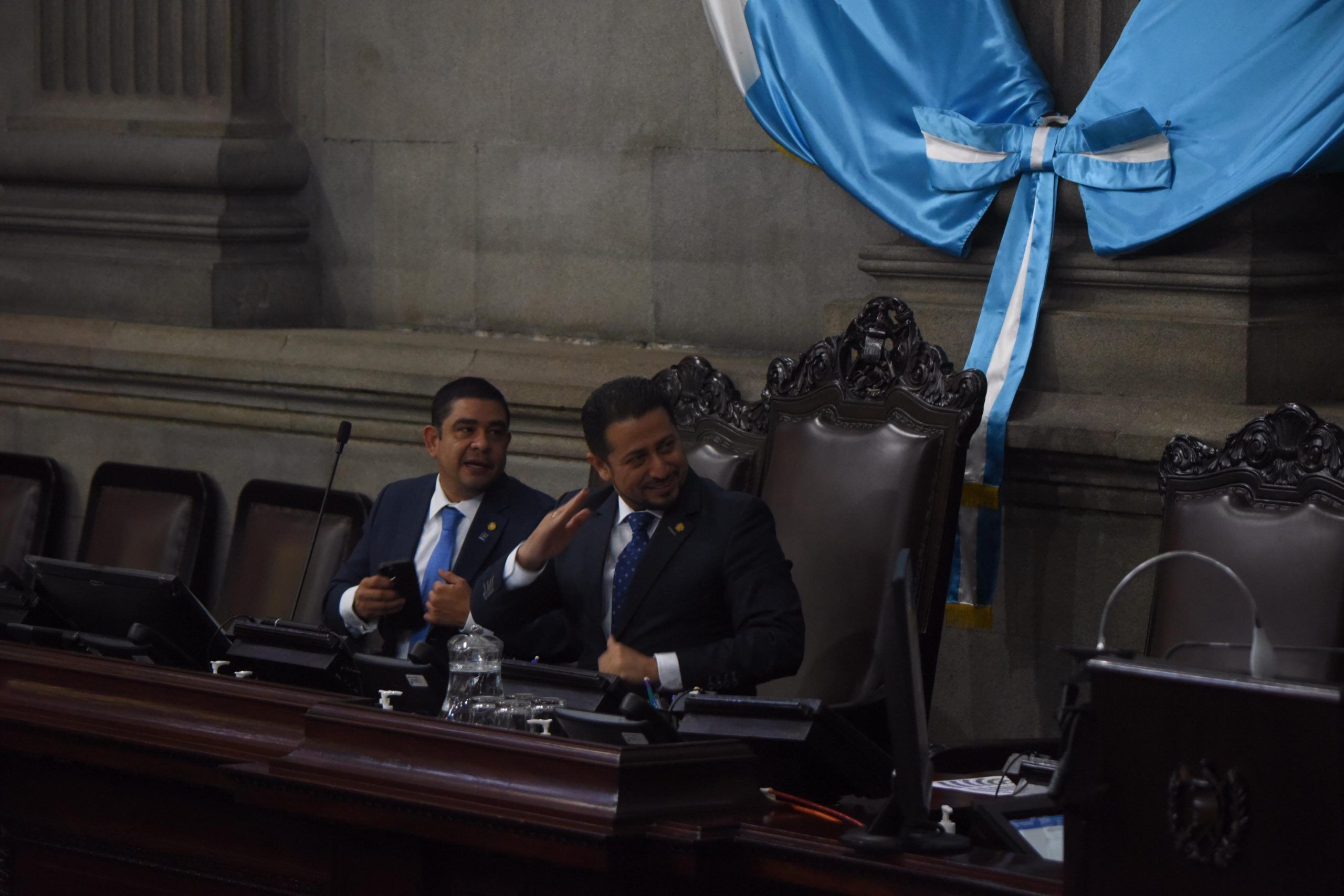 Distribuyen 33 comisiones ordinarias del Congreso