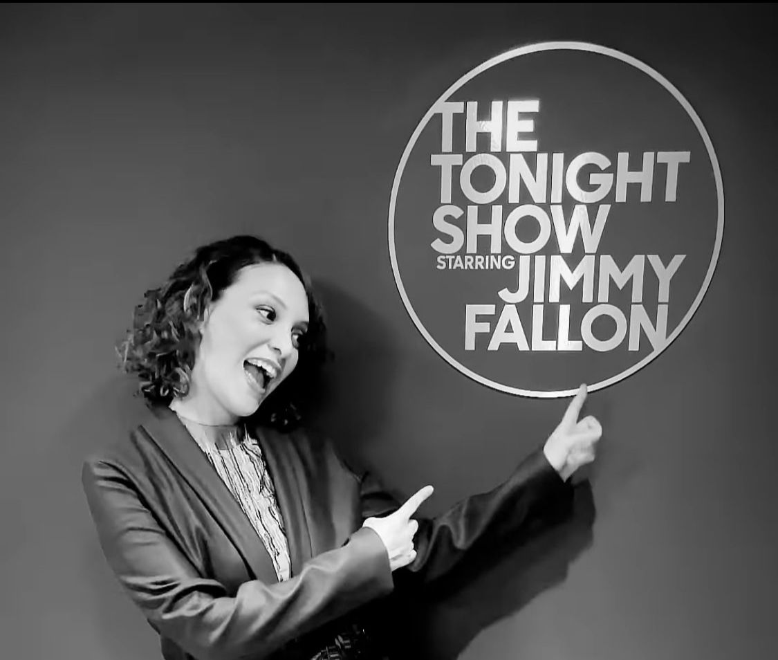 Así fue la presentación de Gaby Moreno y Oscar Isaac en The Tonight Show Starring Jimmy Fallon