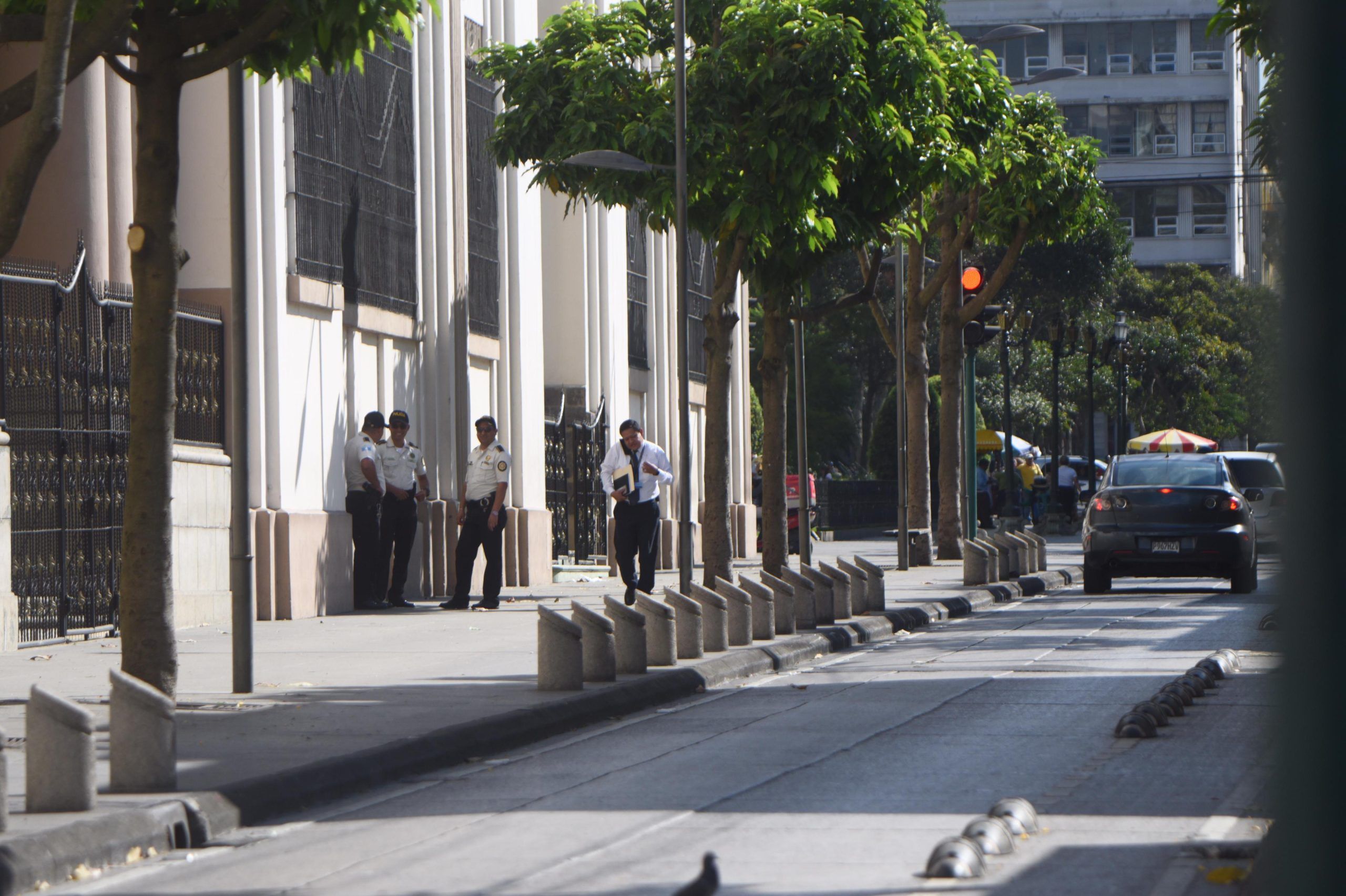 Liberan paso peatonal frente a Casa Presidencial