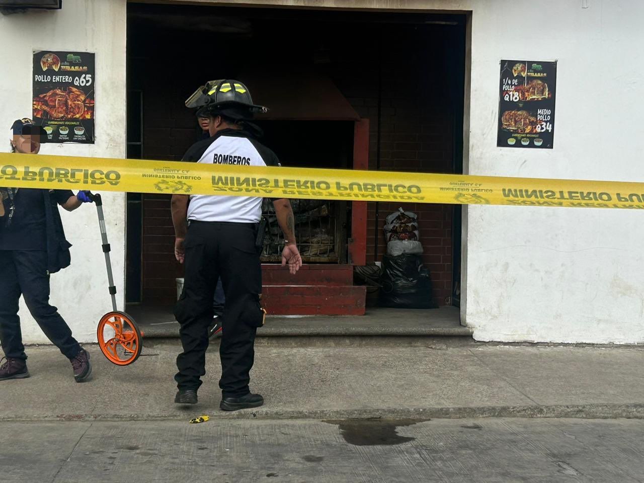 Dos muertos tras ataque en venta de comida; niño resulta ileso