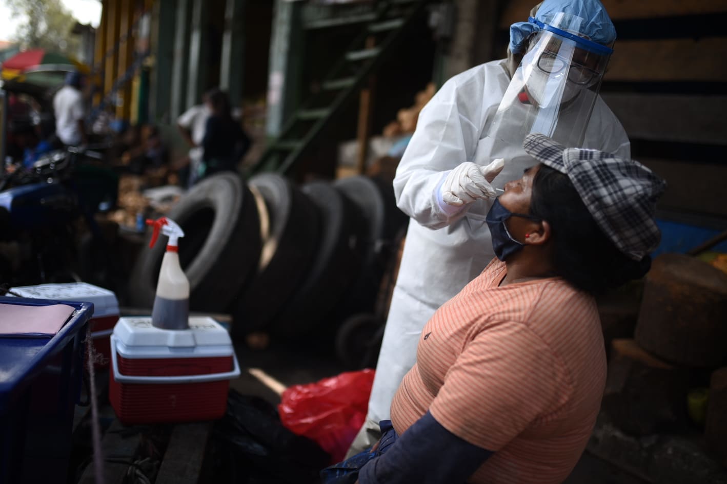 Salud mantiene abiertos puestos para realizar hisopados en la capital