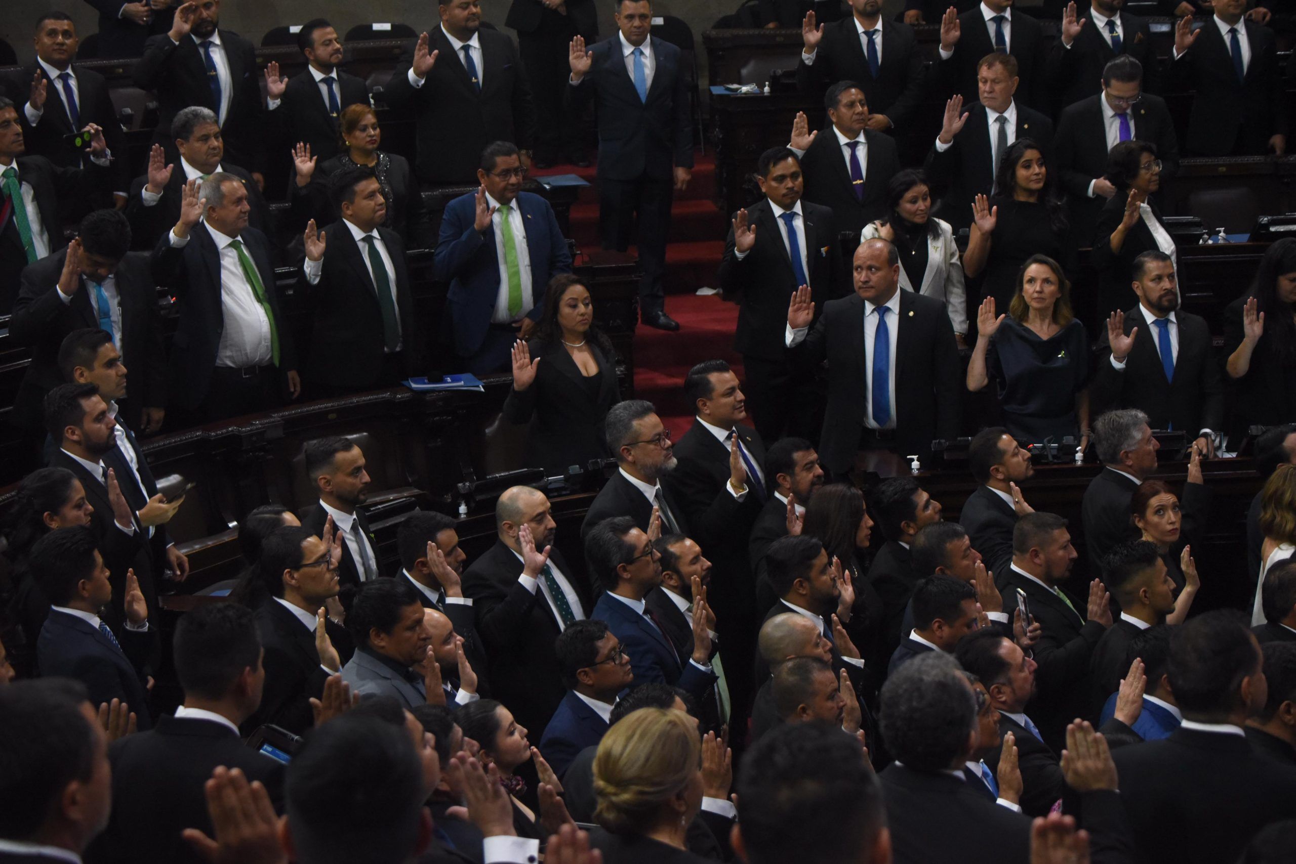 UNE ratifica expulsión de diputados