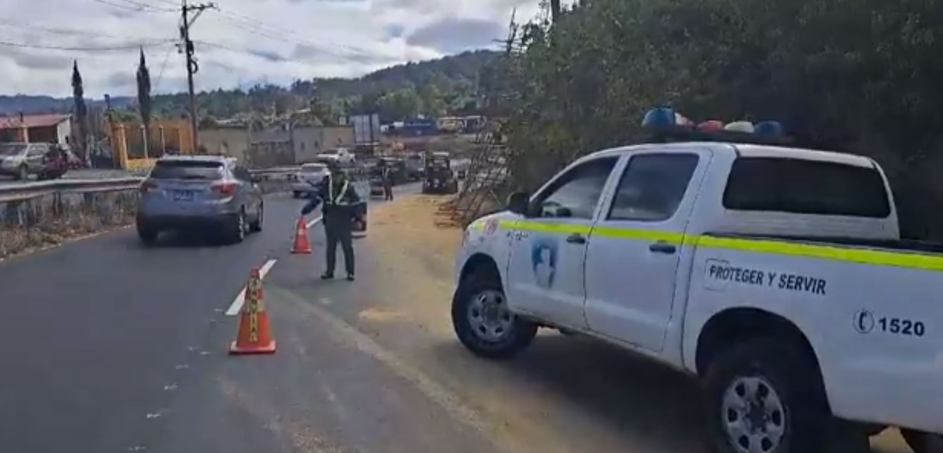 Piden precaución por incidentes en las carreteras del país