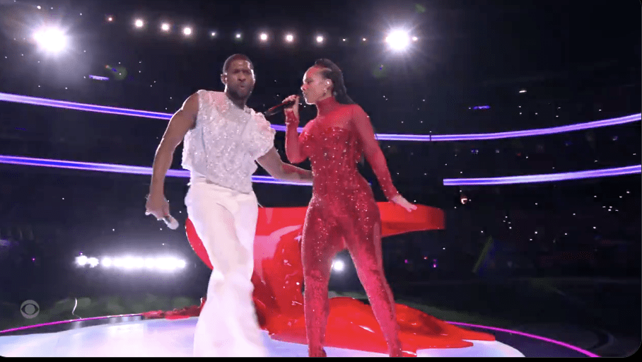 ¡Un show de lujo! Usher arrasa en el medio tiempo del Super Bowl en Las vegas