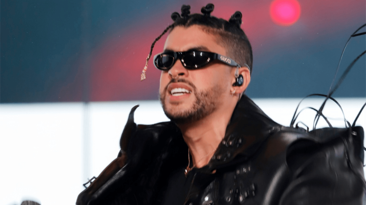 Denuncian a Bad Bunny de maltrato animal tras «abusar» de un caballo