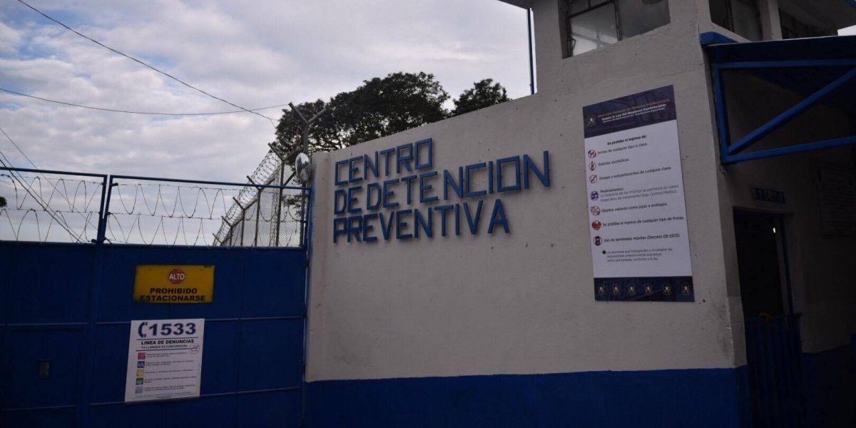 Localizan a dos reos fallecidos en Centro Preventivo de zona 18