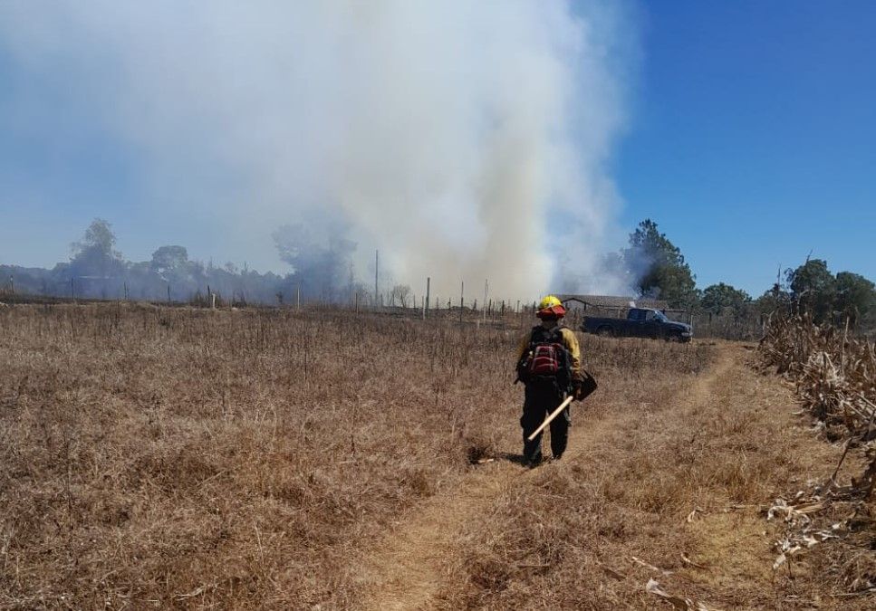 Guatemala mantiene activos 28 incendios forestales