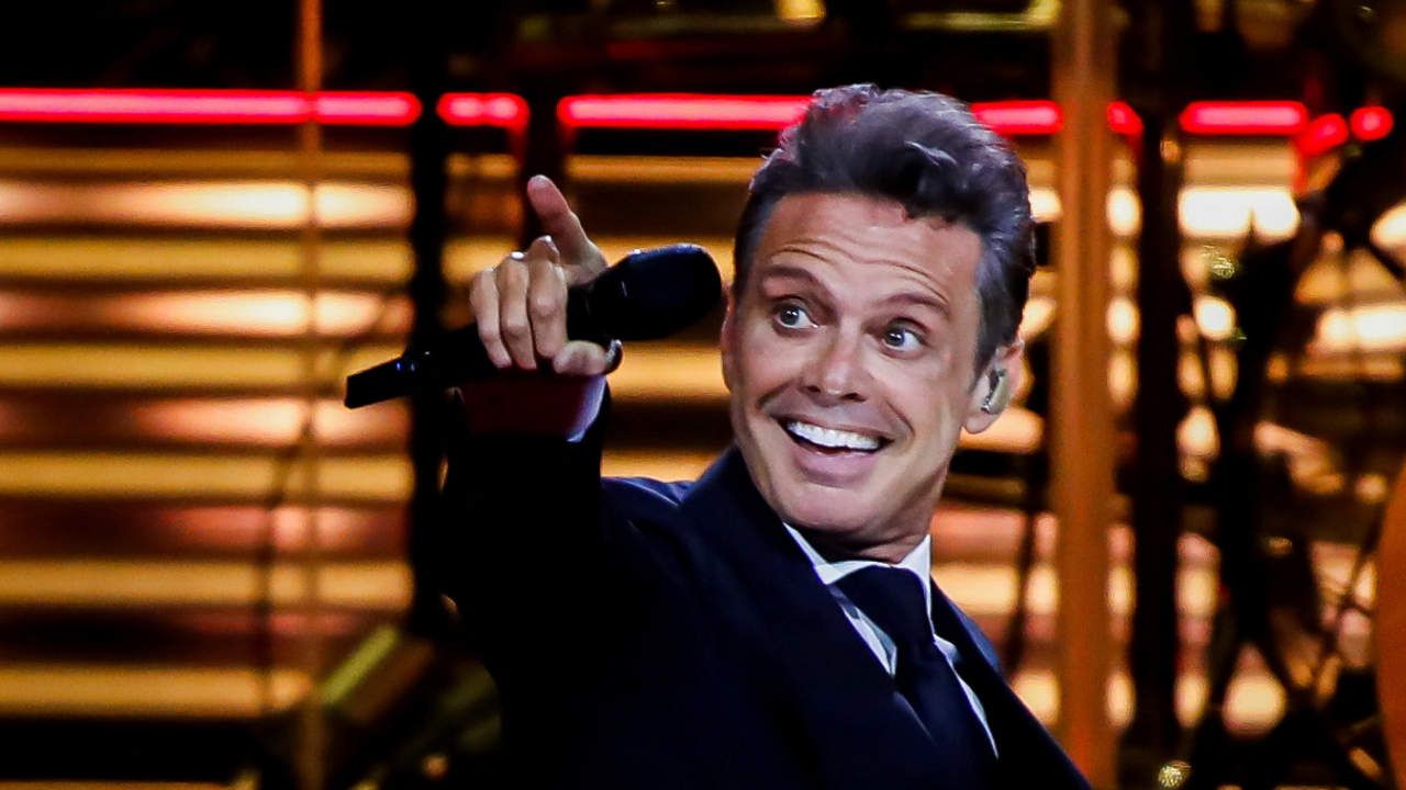 VIDEO. Critican a Luis Miguel por sufrir escurrimiento nasal en pleno concierto