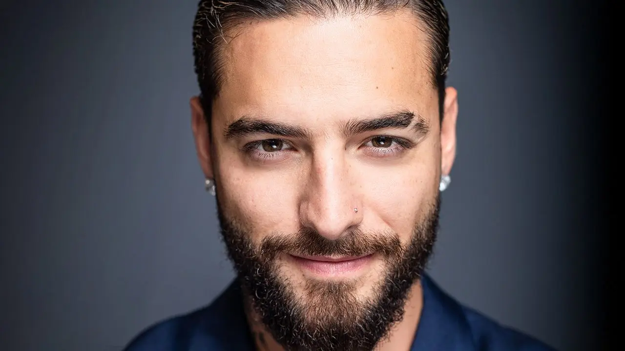 Tras perder el Grammy, Maluma regresa “rodeado de dólares”