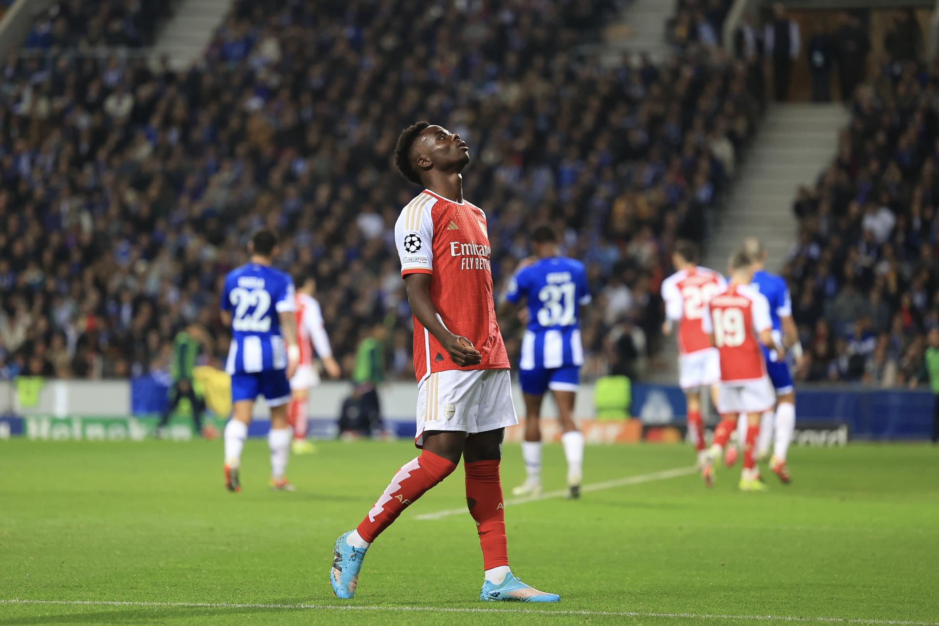 Arsenal tropieza ante el Porto en la ida de los octavos de la Champions League