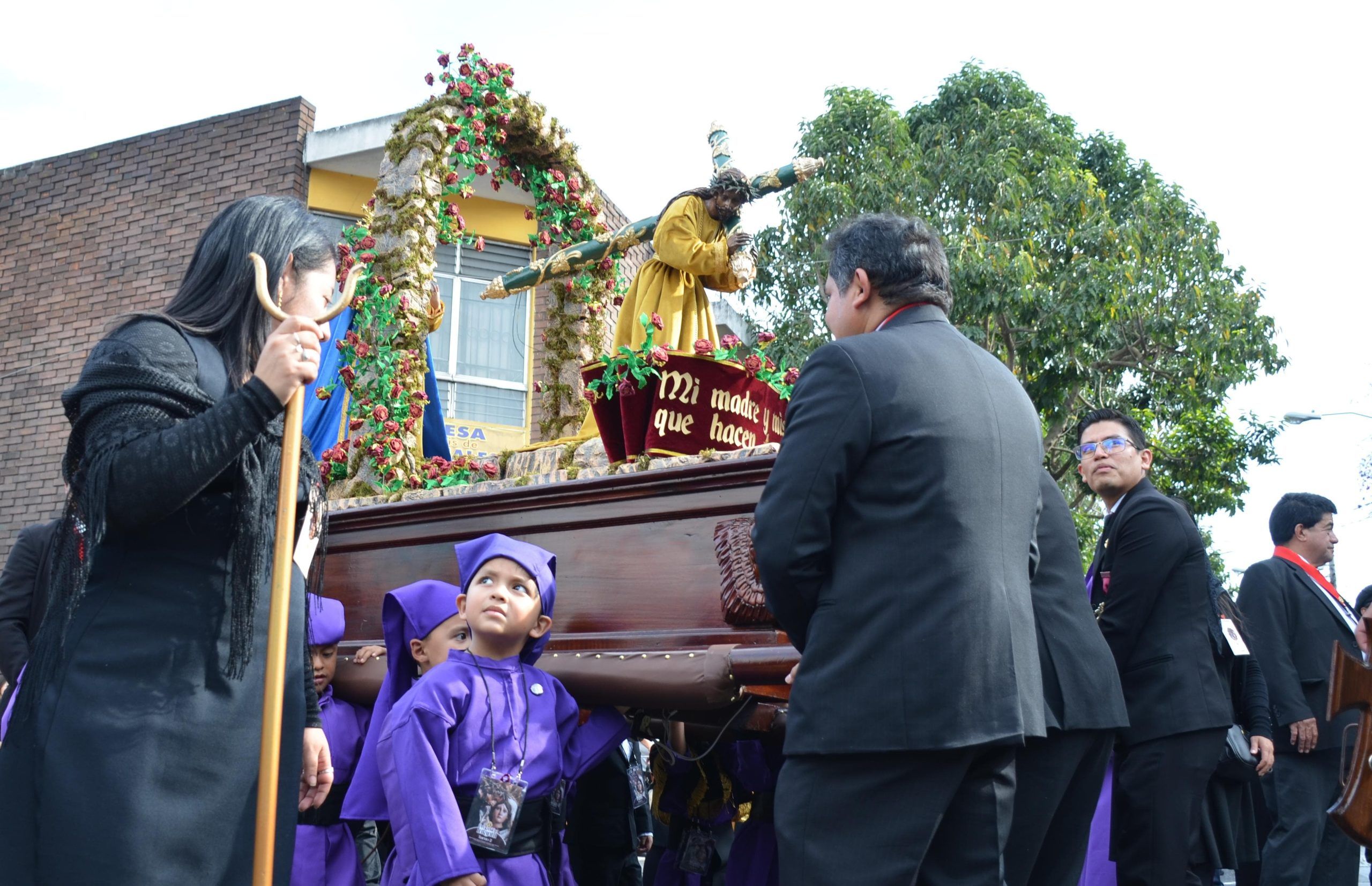 Este es el hermoso mensaje de la procesión de la rectoría Santa Teresa