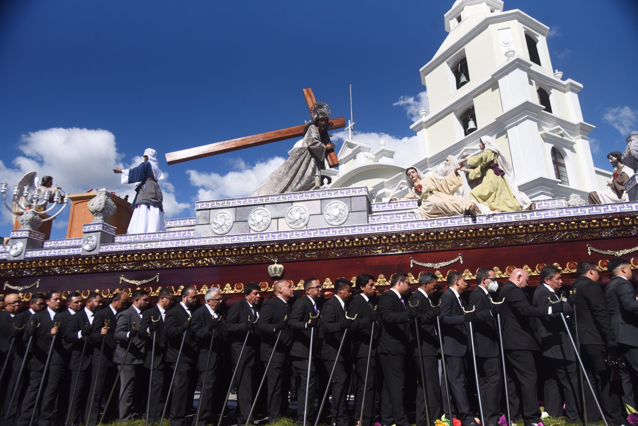 Procesión de Jesús Nazareno de Los Milagros recorre el Centro Histórico