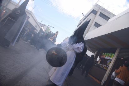 cortejo procesional de Jesús Nazareno de la Justicia del templo el Calvario