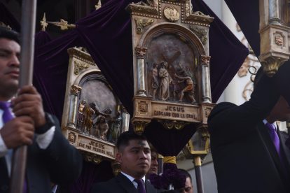 cortejo procesional de Jesús Nazareno de la Justicia del templo el Calvario