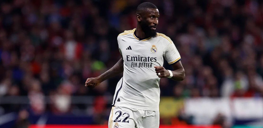 Real Madrid se queda sin defensas centrales; Rüdiger lesionado